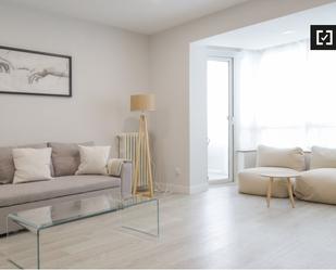 Living room of Flat to rent in  Madrid Capital  with Air Conditioner, Heating and Furnished