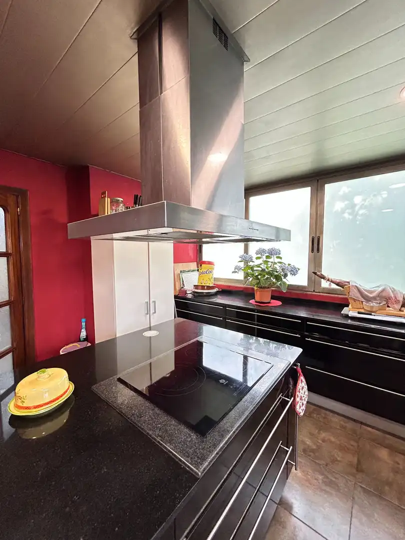 Cocina de Casa o chalet en venta en Vilobí d'Onyar con Aire acondicionado, Calefacción y Jardín privado