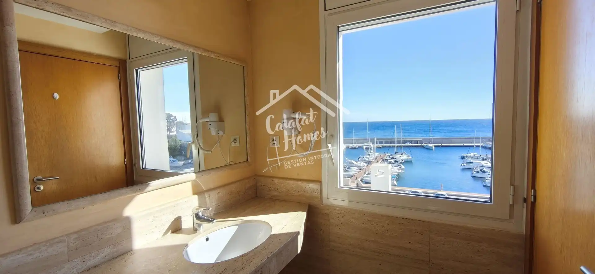 Badezimmer von Wohnung zum Verkauf in L'Ametlla de Mar  mit Klimaanlage, Terrasse und Waschmaschine