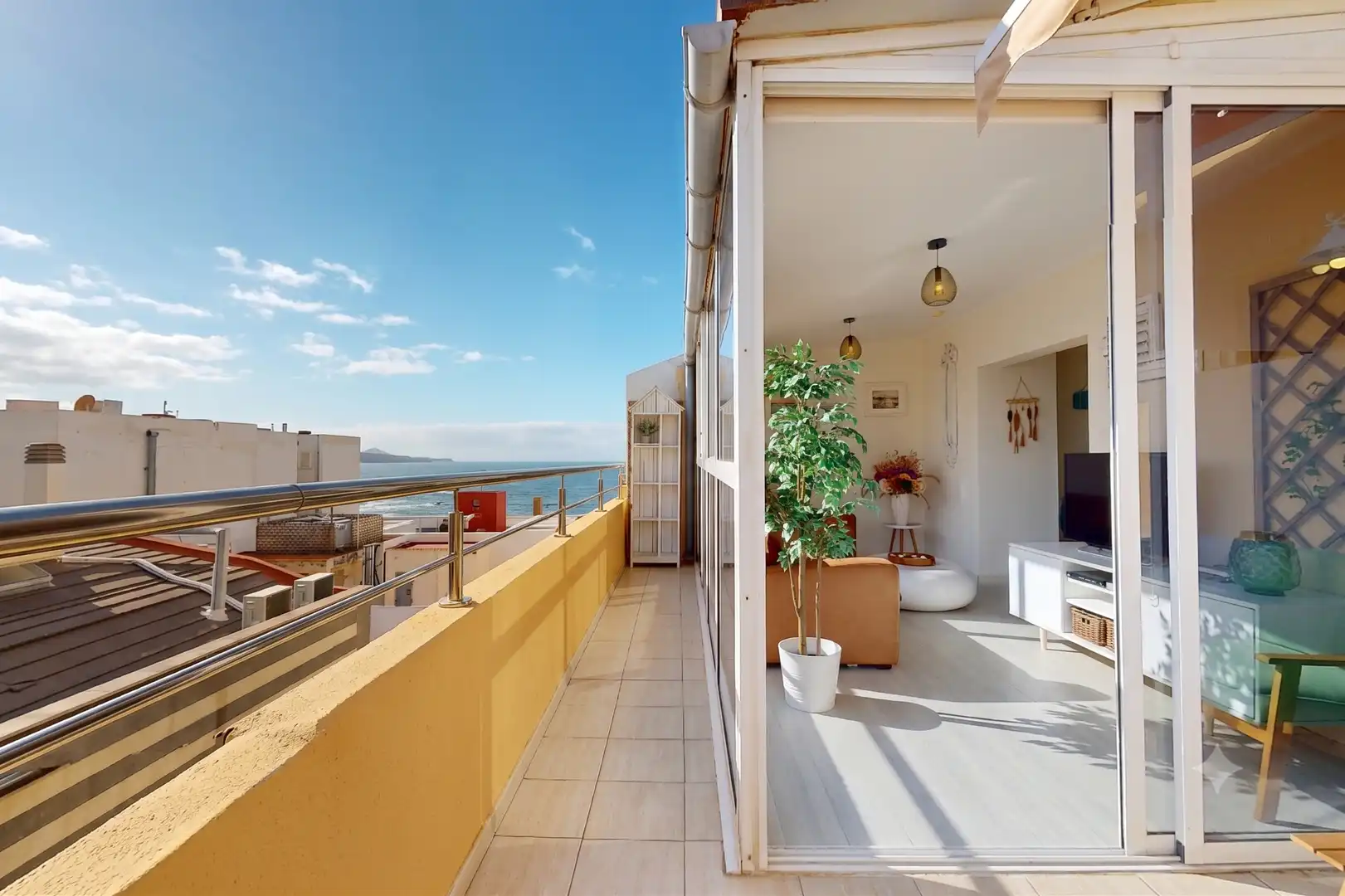Terraza de Ático de alquiler en Las Palmas de Gran Canaria con Calefacción, Terraza y Amueblado