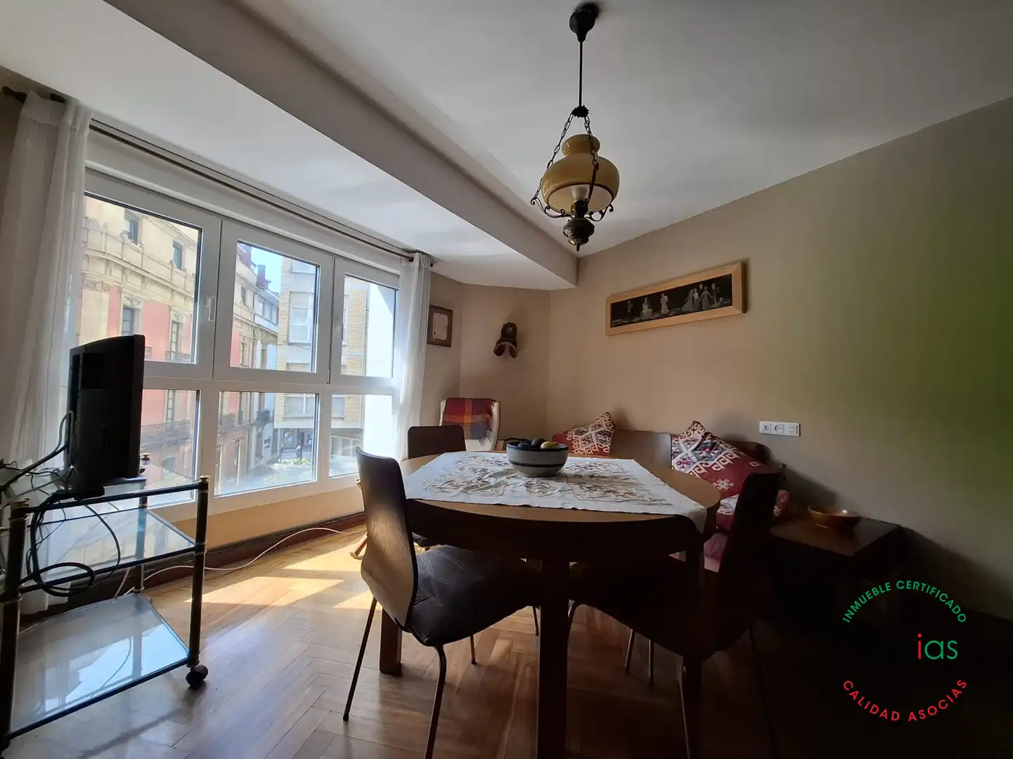 Menjador de Pis en venda en Gijón  amb Calefacció, Parquet i Terrassa