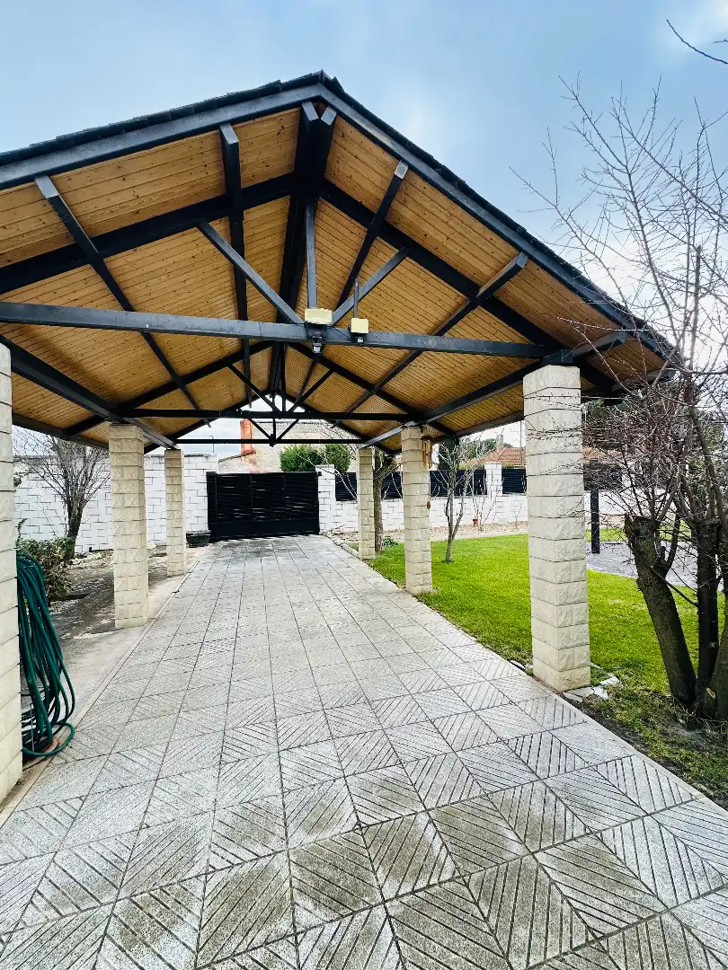 Parking de Casa o chalet en venta en Mojados con Calefacción, Jardín privado y Terraza
