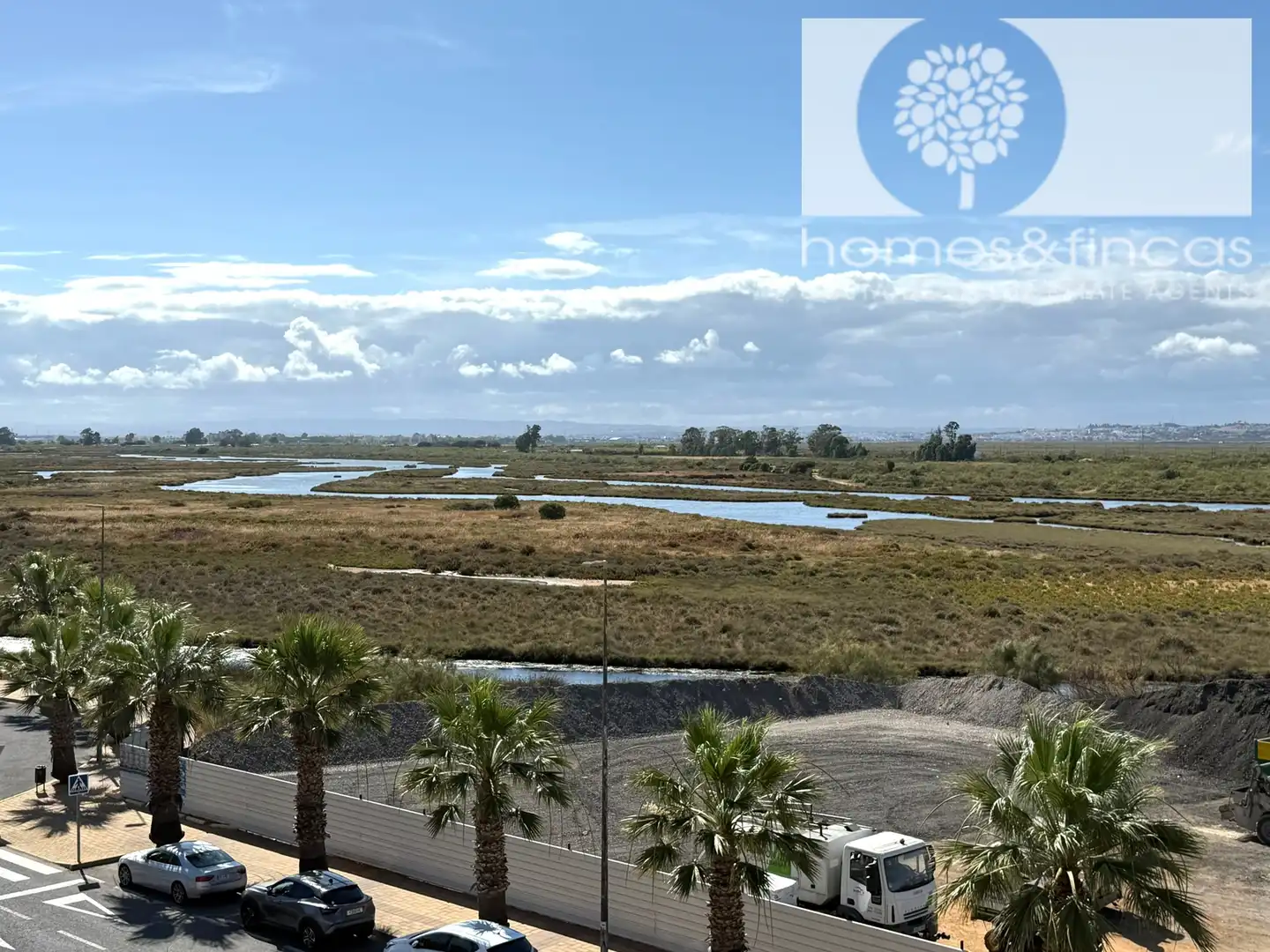 Vista exterior de Ático en venta en Ayamonte con Aire acondicionado, Amueblado y Piscina comunitaria