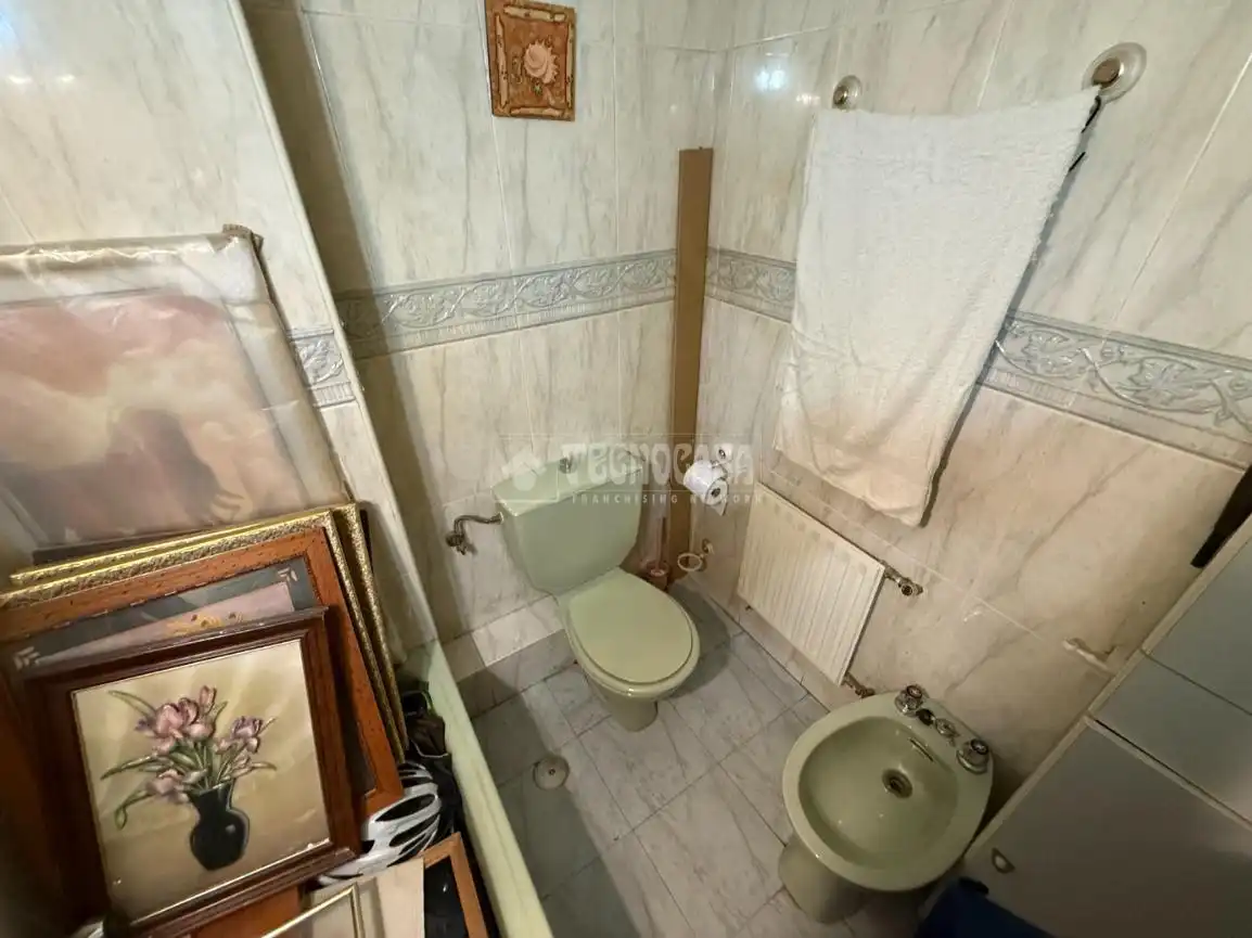 Bathroom of Flat for sale in Madrid