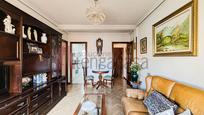 Living room of Flat for sale in  Madrid Capital