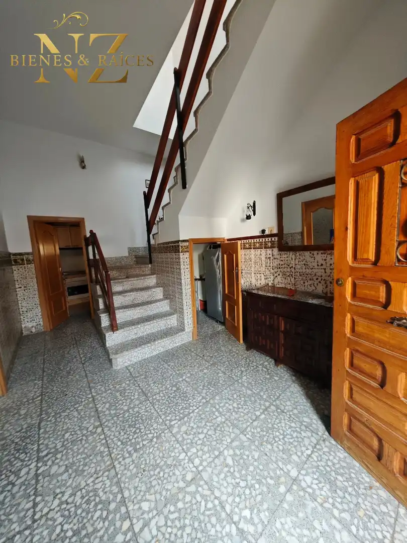Casa amb terrassa en venda a Calle Ajofrín, imagen 3