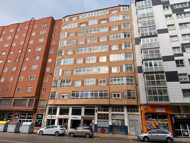 Piso en Venta en Calle Vitoria en Gamonal - San Bruno - G9