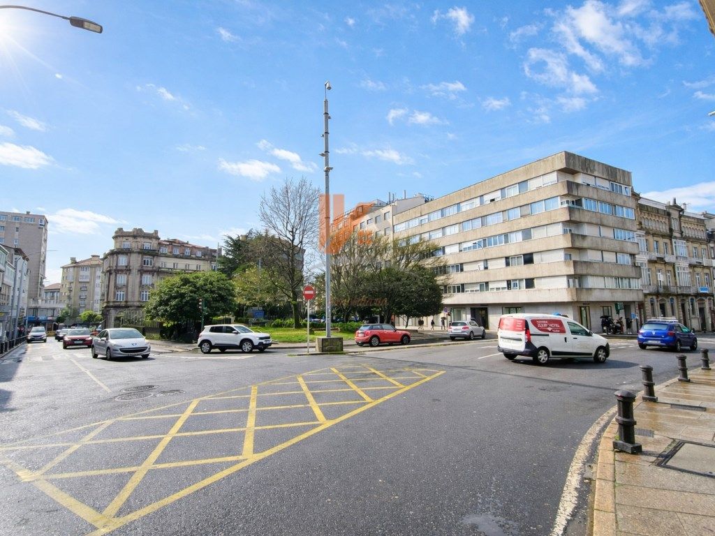 Vista exterior de Pis en venda en Santiago de Compostela  amb Calefacció i Forn