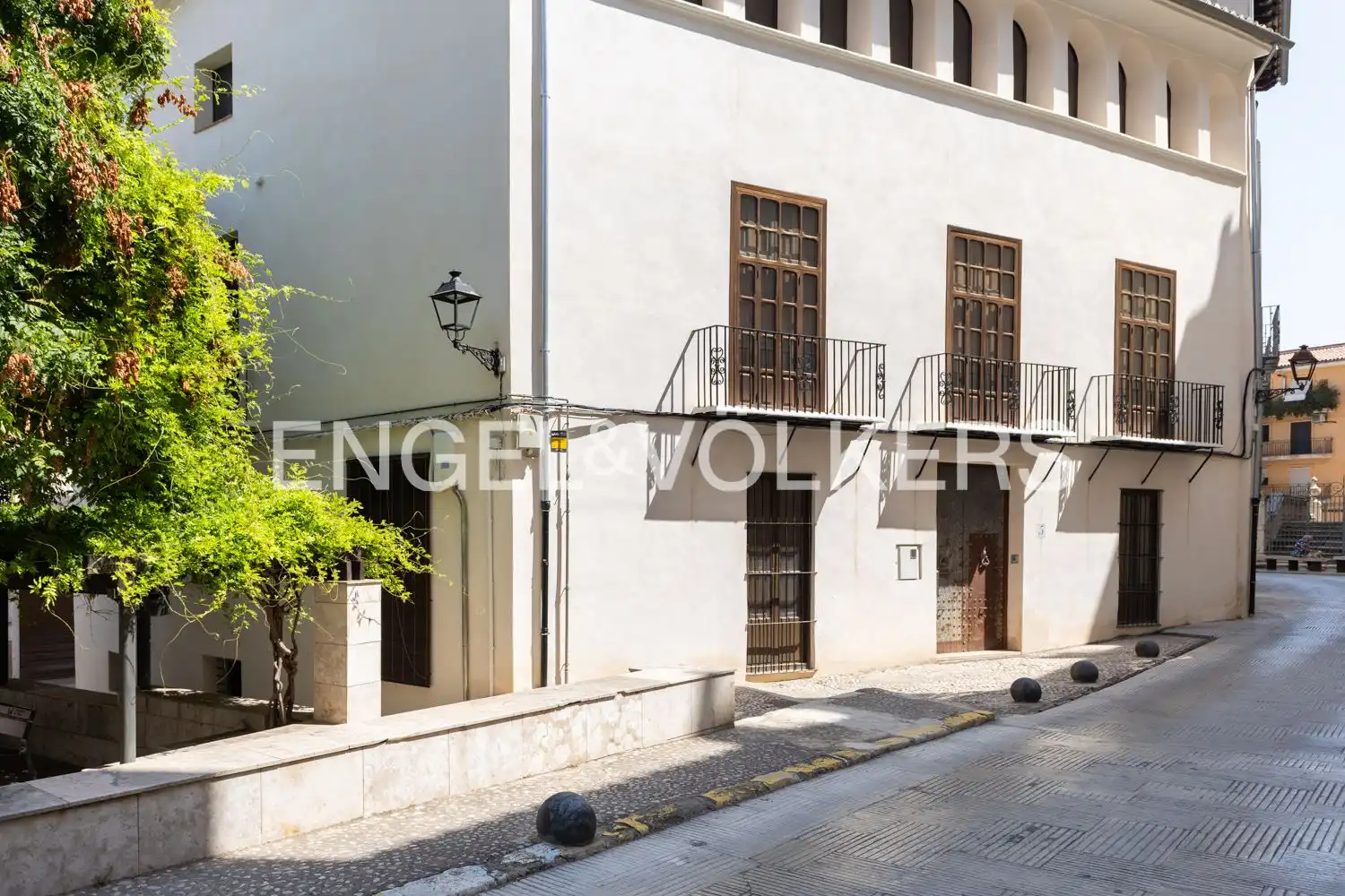 Vista exterior de Casa adosada en venda en Xàtiva amb Calefacció, Terrassa i Piscina