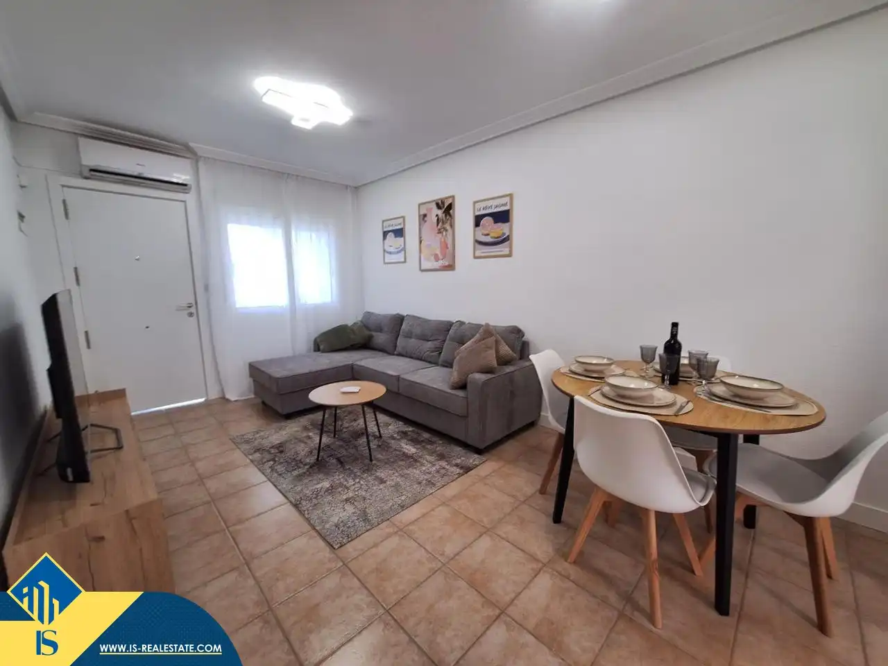 Sala d'estar de Casa o xalet en venda en Torrevieja amb Aire condicionat, Jardí privat i Terrassa