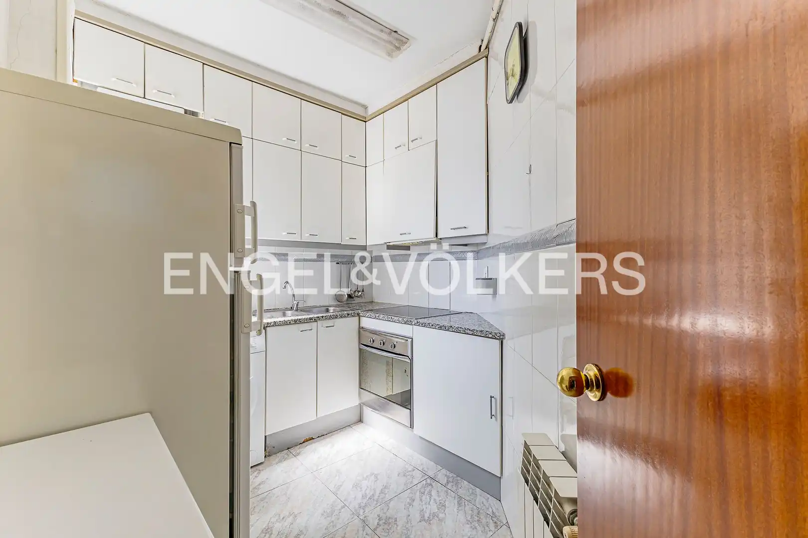 Küche von Wohnung zum Verkauf in Barcelona mit Heizung und Balkon