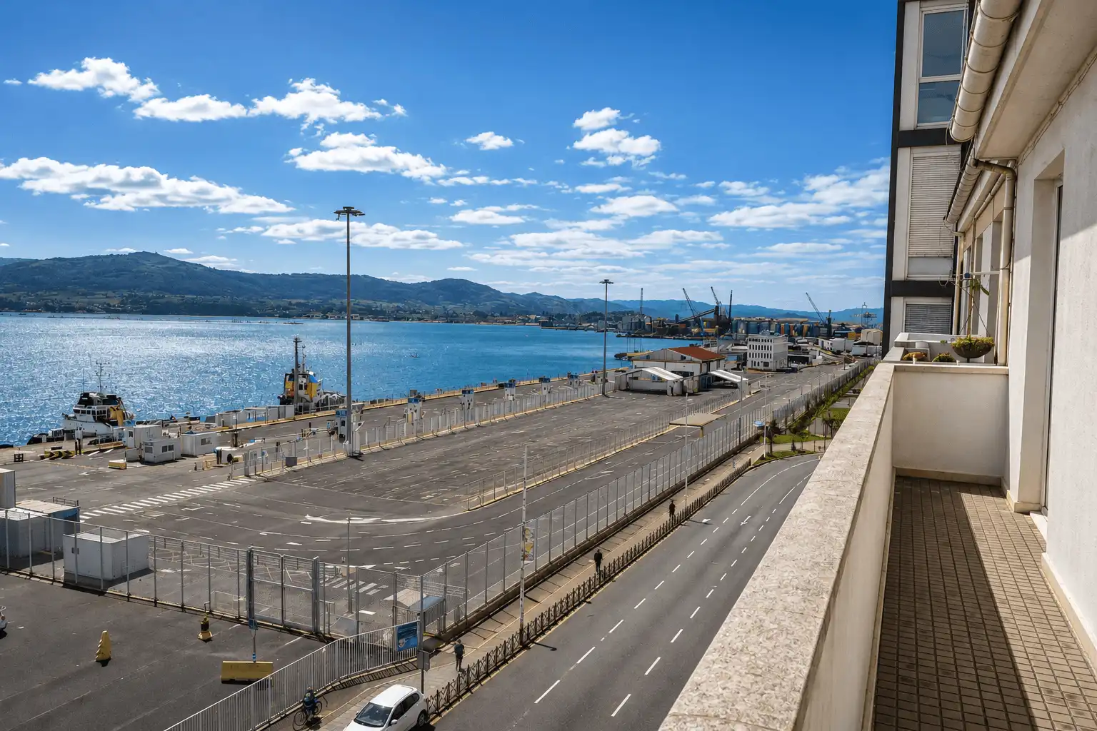 Vista exterior de Piso de alquiler en Santander con Calefacción y Horno
