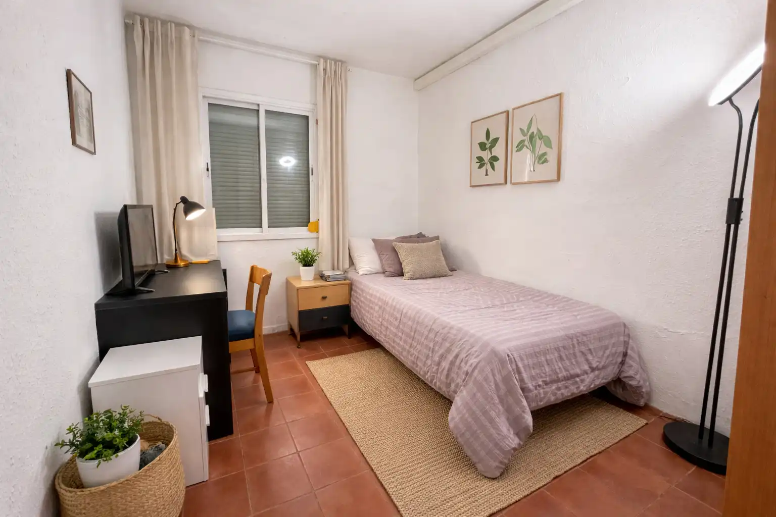 Habitación de Piso en venta en Sabadell con Aire acondicionado, Calefacción y Balcón