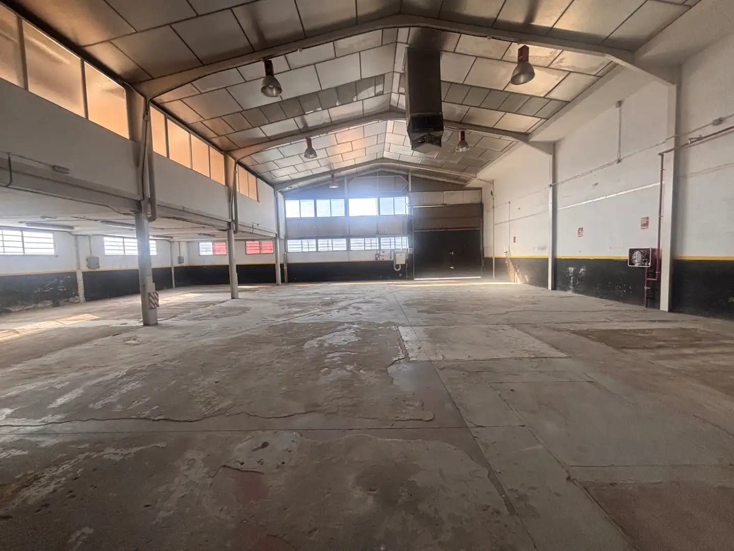 Nau industrial de lloguer en Pinto