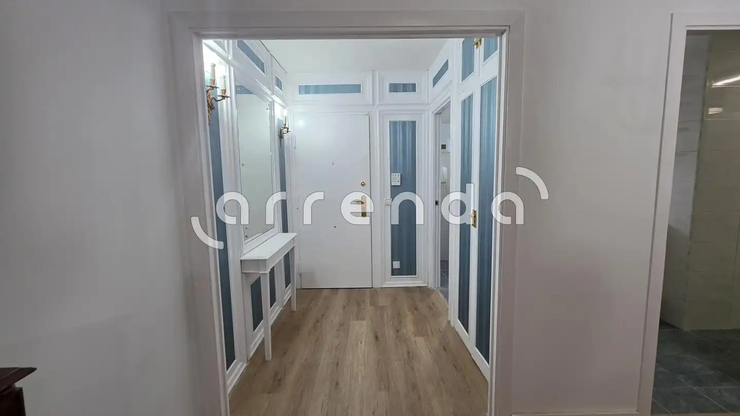 Flat with lift to rent in Plaza del Doctor Laguna, imagen 4