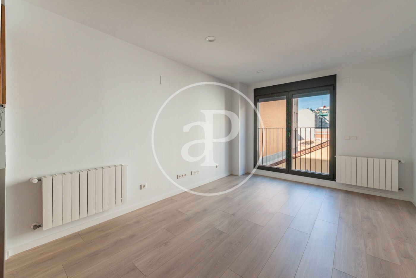 Bedroom of Flat to rent in  Madrid Capital  with Air Conditioner, Heating and Storage room