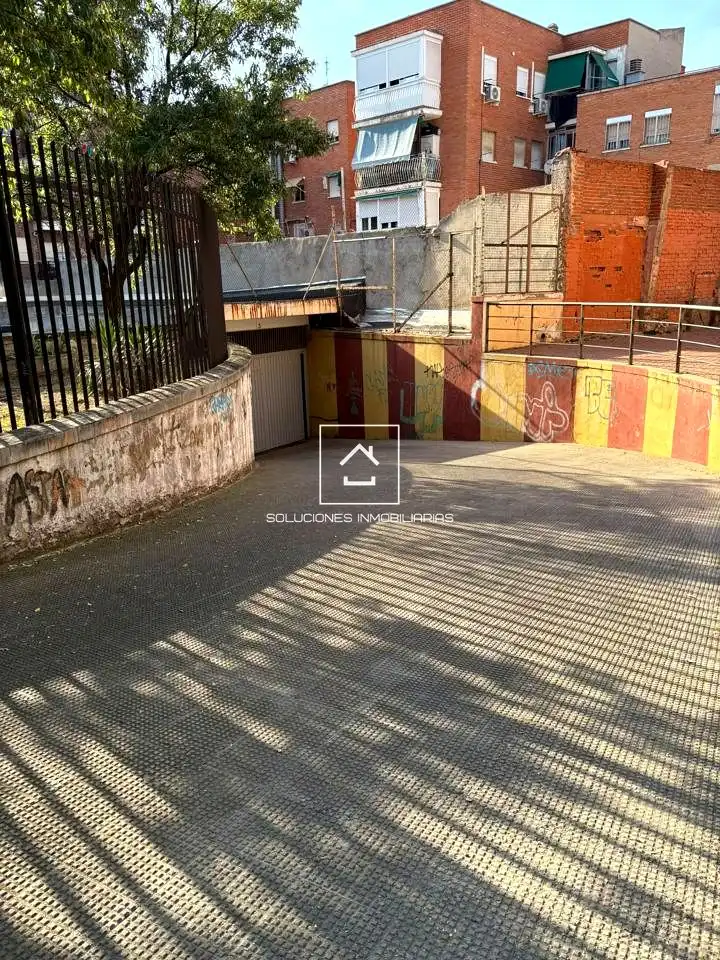 Vista exterior de Garaje en venta en Madrid