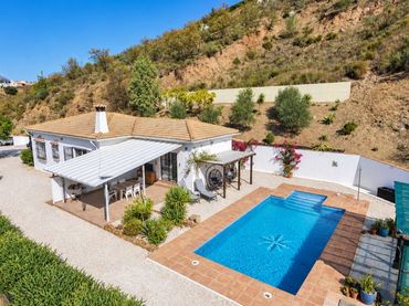 Chalet con piscina en venta en Colmenar