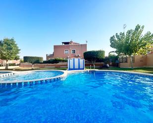 Piscina de Casa adosada en venda en Los Montesinos amb Calefacció, Jardí privat i Terrassa