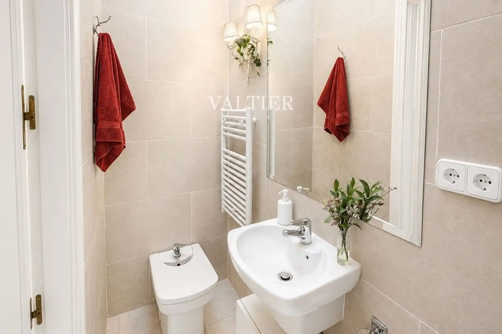 Baño de Ático de alquiler en Madrid con Aire acondicionado, Terraza y Amueblado
