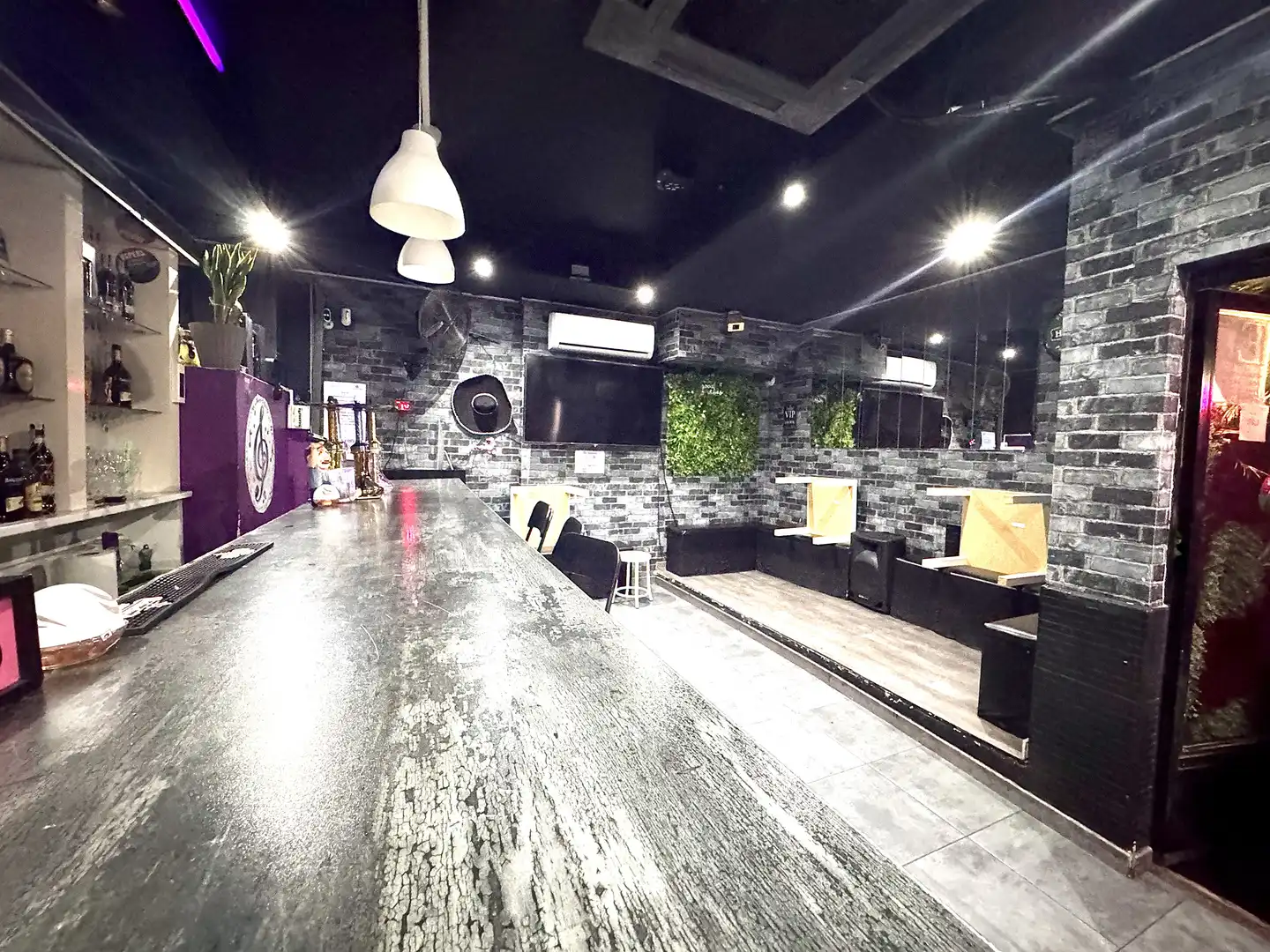 Commercial properties for sale in Madrid  with Air Conditioner, Furnished and Alarm