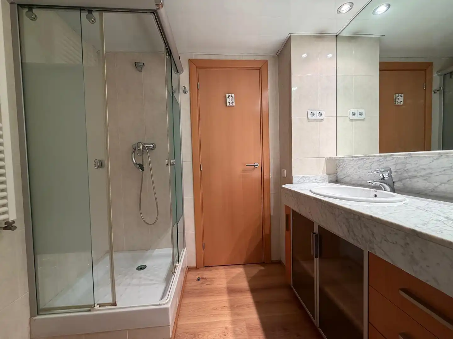 Bathroom of Houses for sale in Barcelona  with Air Conditioner, Heating and Terrace