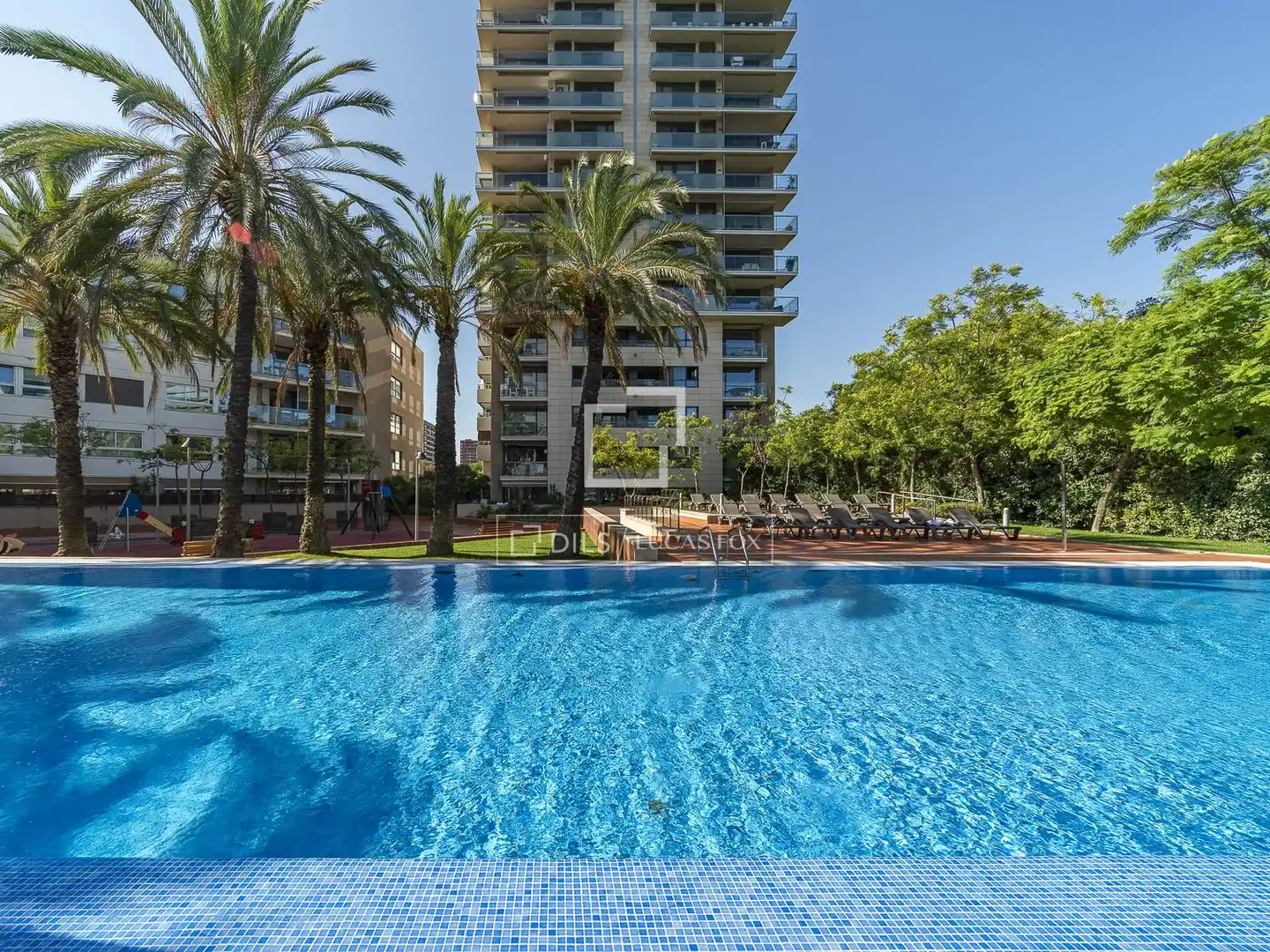 Swimming pool of Flat for sale in Barcelona  with Air Conditioner, Private garden and Terrace