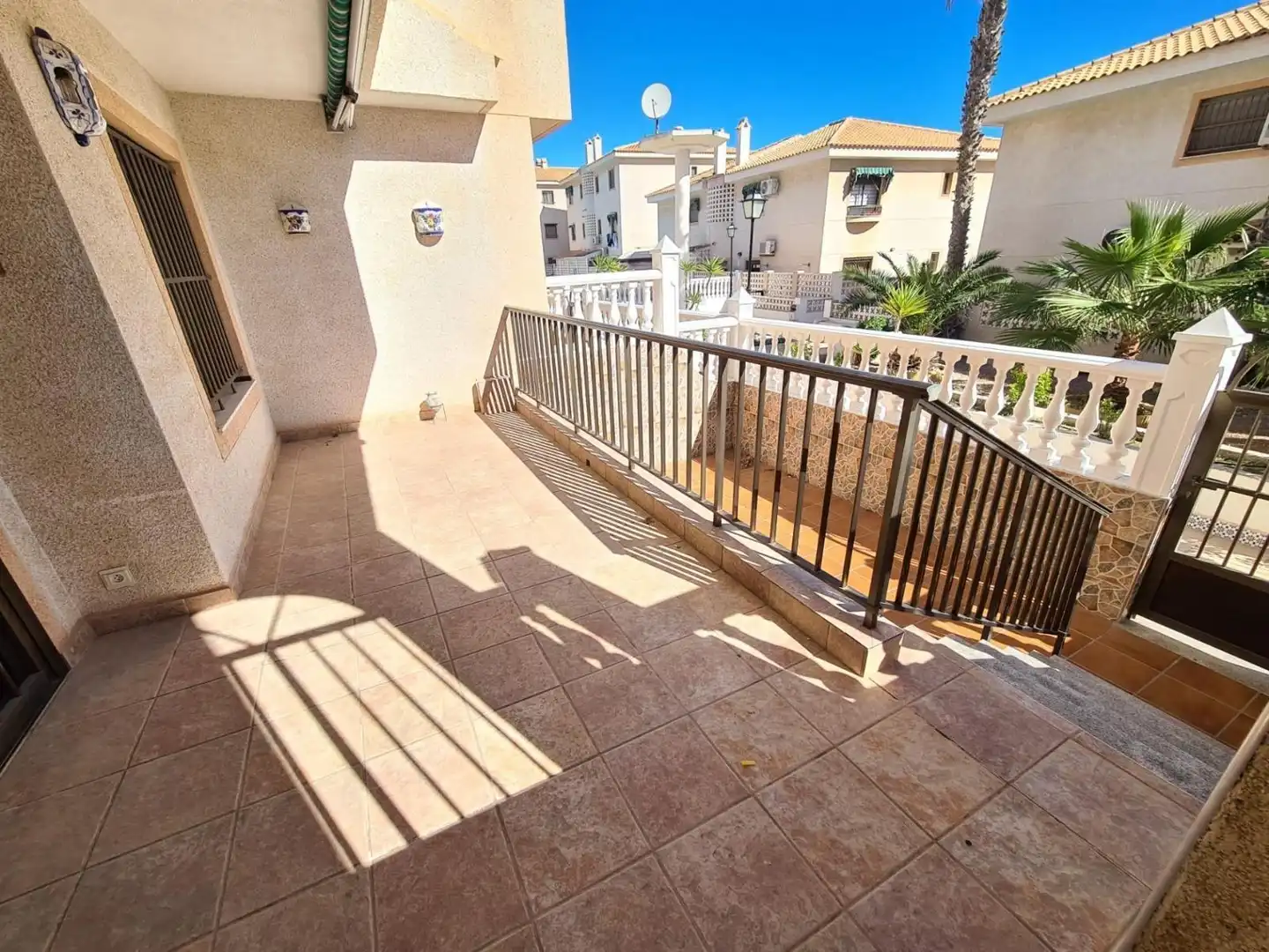 Terrassa de Apartament de lloguer en Guardamar del Segura amb Aire condicionat, Terrassa i Moblat