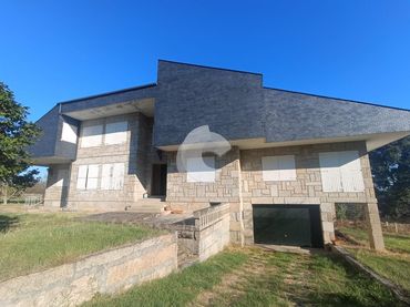 Casa amb jardí en venda a San Cibrao das Viñas