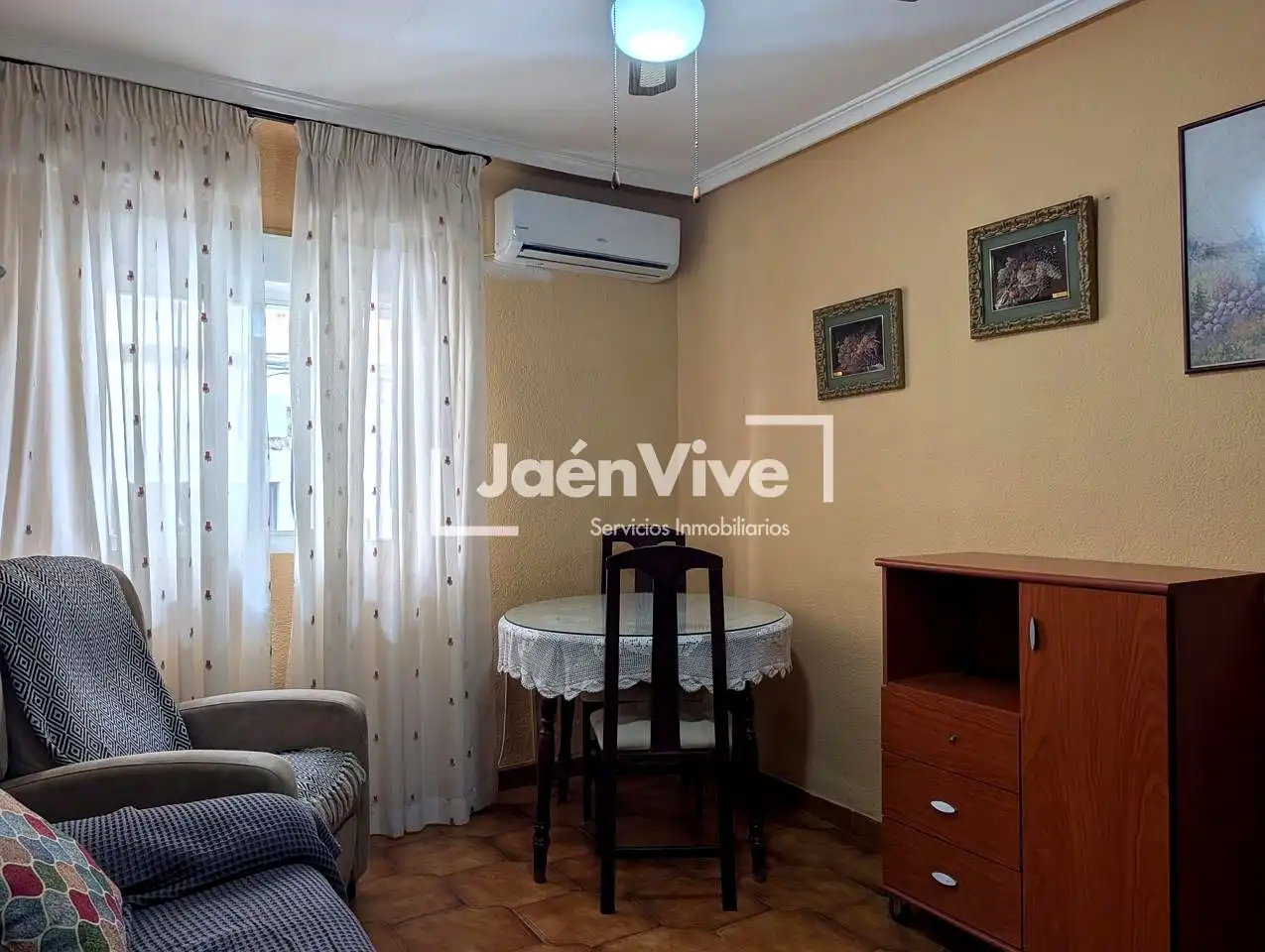 Sala de estar de Planta baja en venta en Jaén con Aire acondicionado y Amueblado