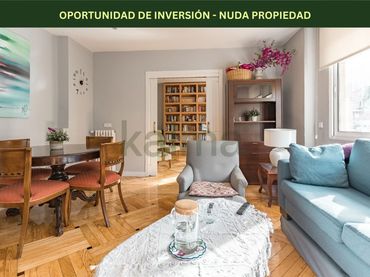 Piso con ascensor en venta en Calle de Cea Bermúdez