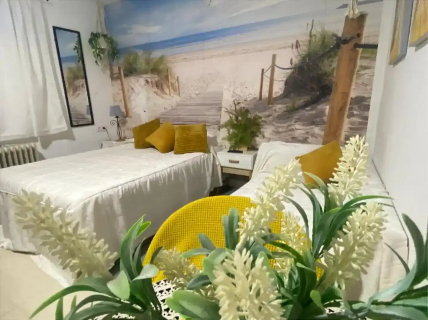 Schlafzimmer von Wohnung zur Miete in Gilet mit Klimaanlage