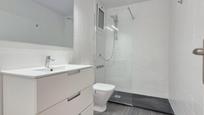 Bathroom of Flat for sale in  Barcelona Capital  with Heating and Balcony