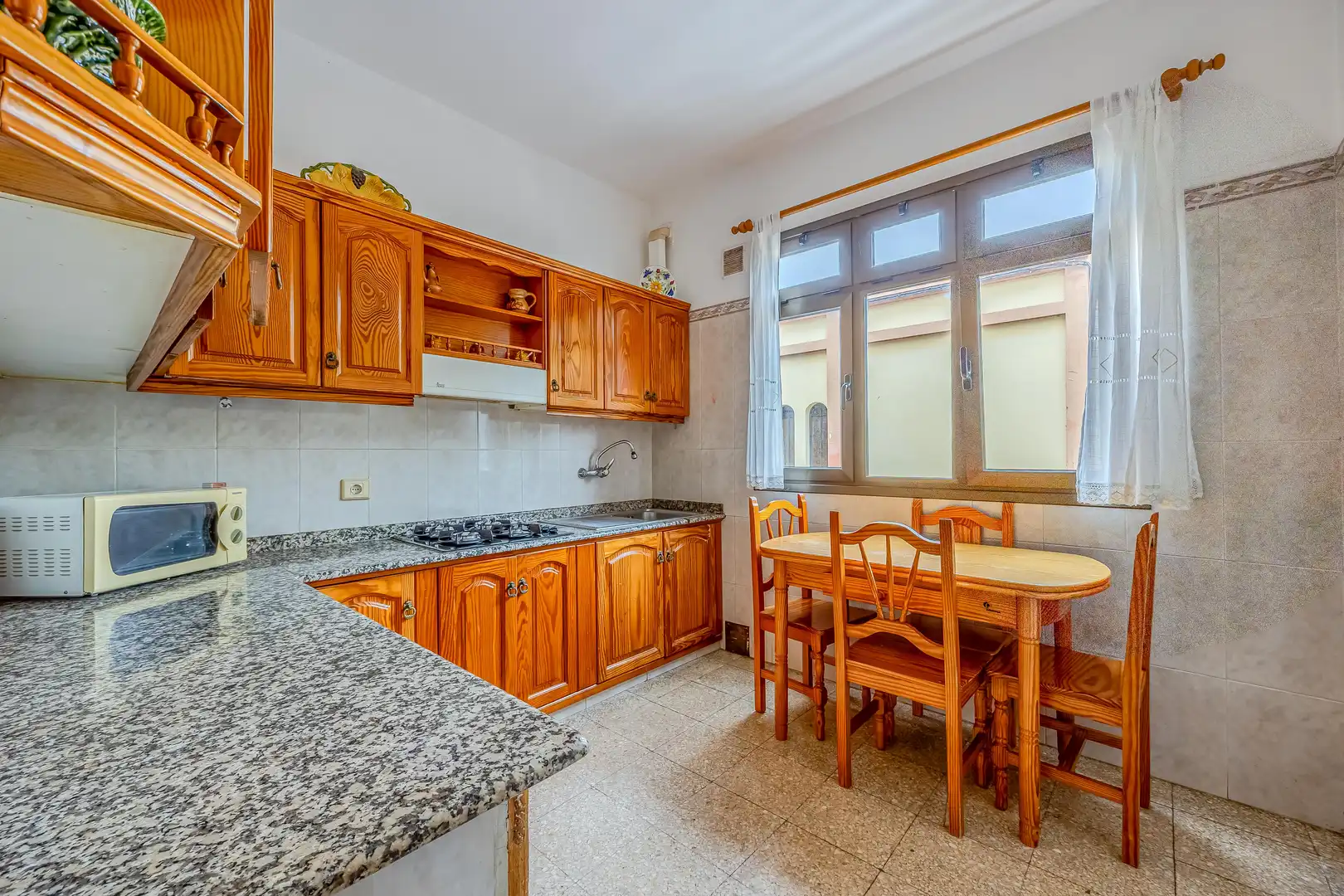 Cocina de Piso en venta en Telde con Terraza, Trastero y Balcón