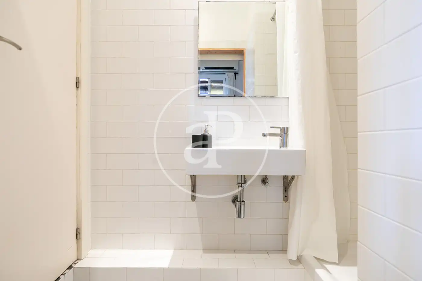 Baño de Piso en venta en Barcelona con Aire acondicionado, Calefacción y Amueblado