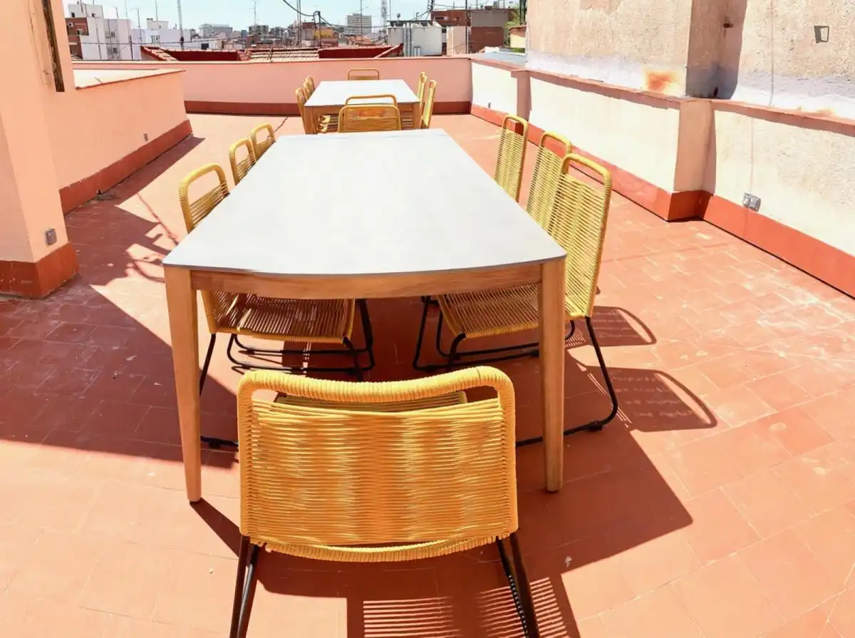 Terrace of Apartments for share in Madrid  with Heating, Furnished and Oven