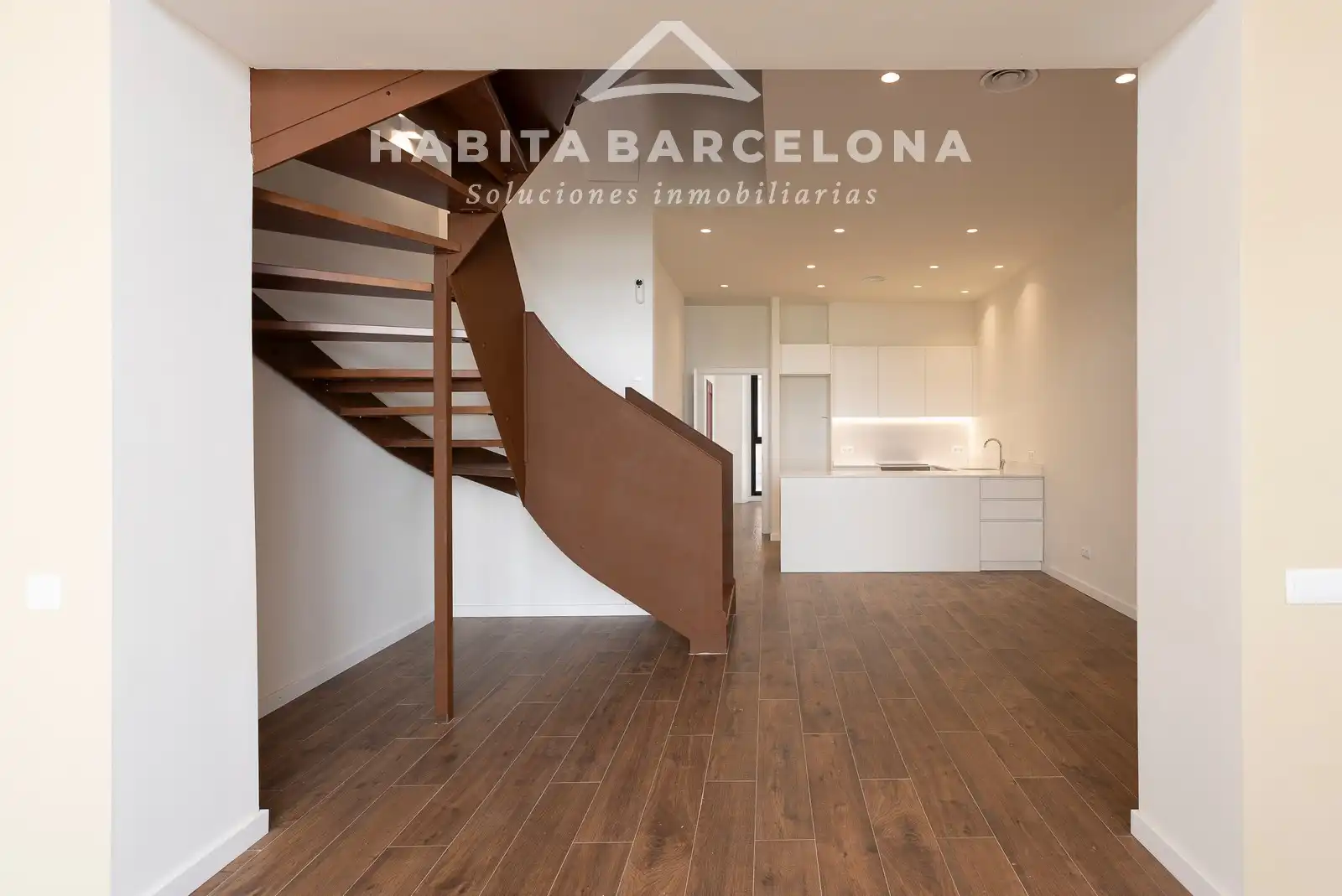 Dúplex en venta en Barcelona con Aire acondicionado, Calefacción y Jardín privado