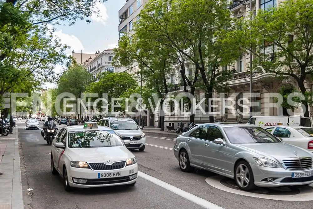Außenansicht von Wohnung zum Verkauf in Madrid mit Heizung