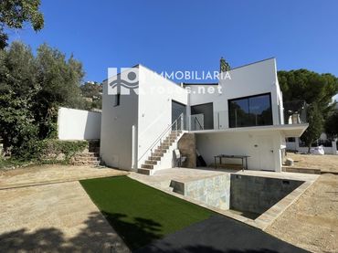 Casa con piscina in vendita a Navarra