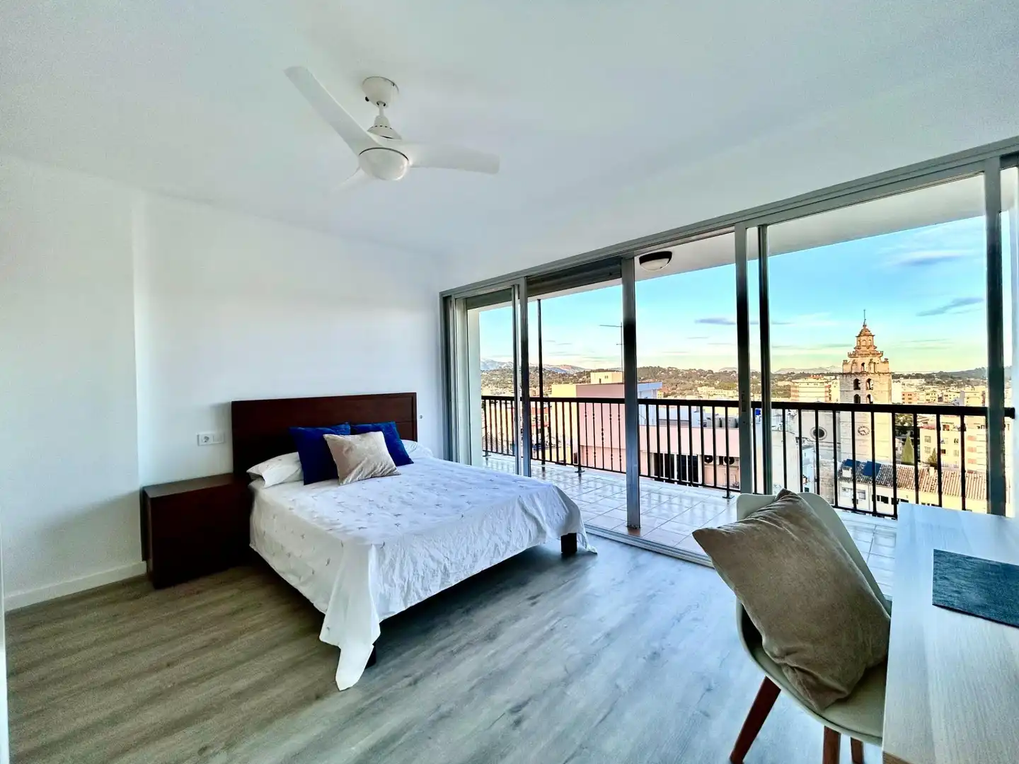 Bedroom of Flat for share in Inca  with Parquet flooring, Terrace and Furnished