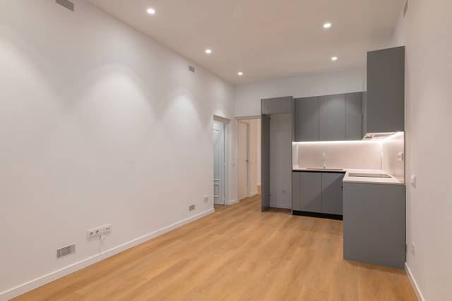 Piso en Alquiler en Carrer de Galileu en Sants