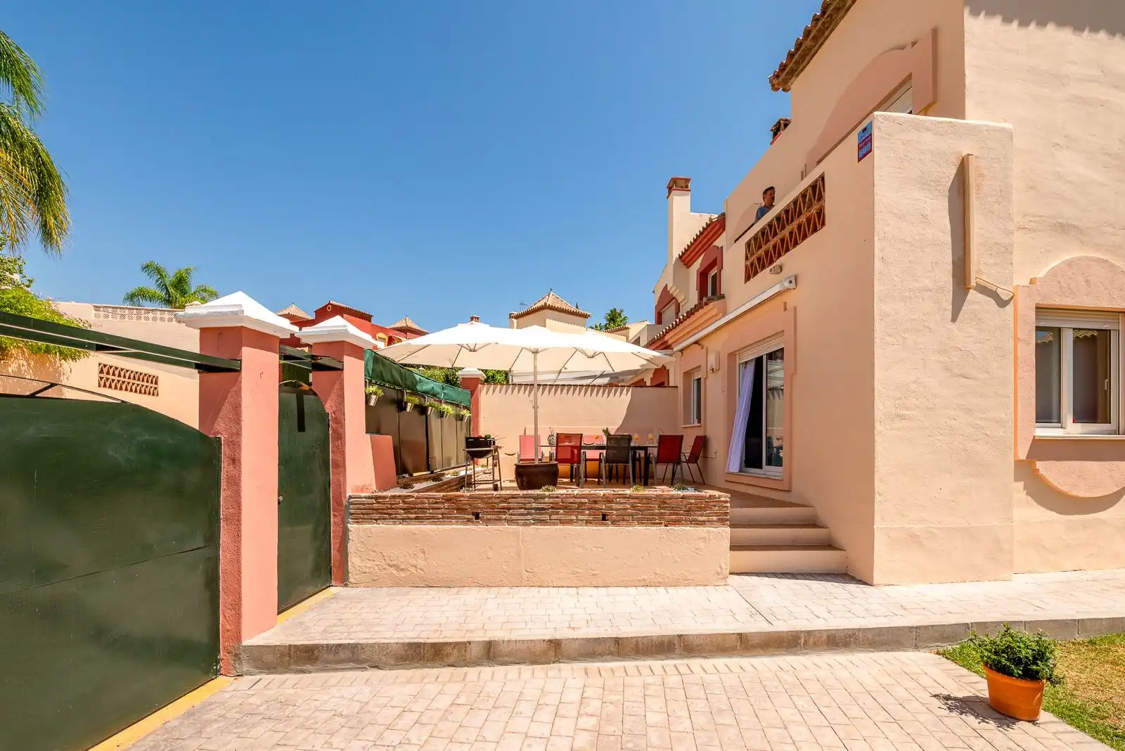 Terraza de Casa adosada en venta en Marbella con Aire acondicionado, Calefacción y Jardín privado