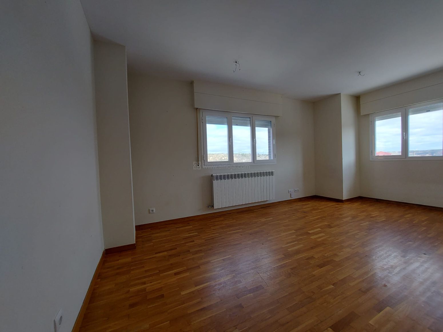 Sala de estar de Piso en venta en  Logroño con Calefacción, Jardín privado y Parquet