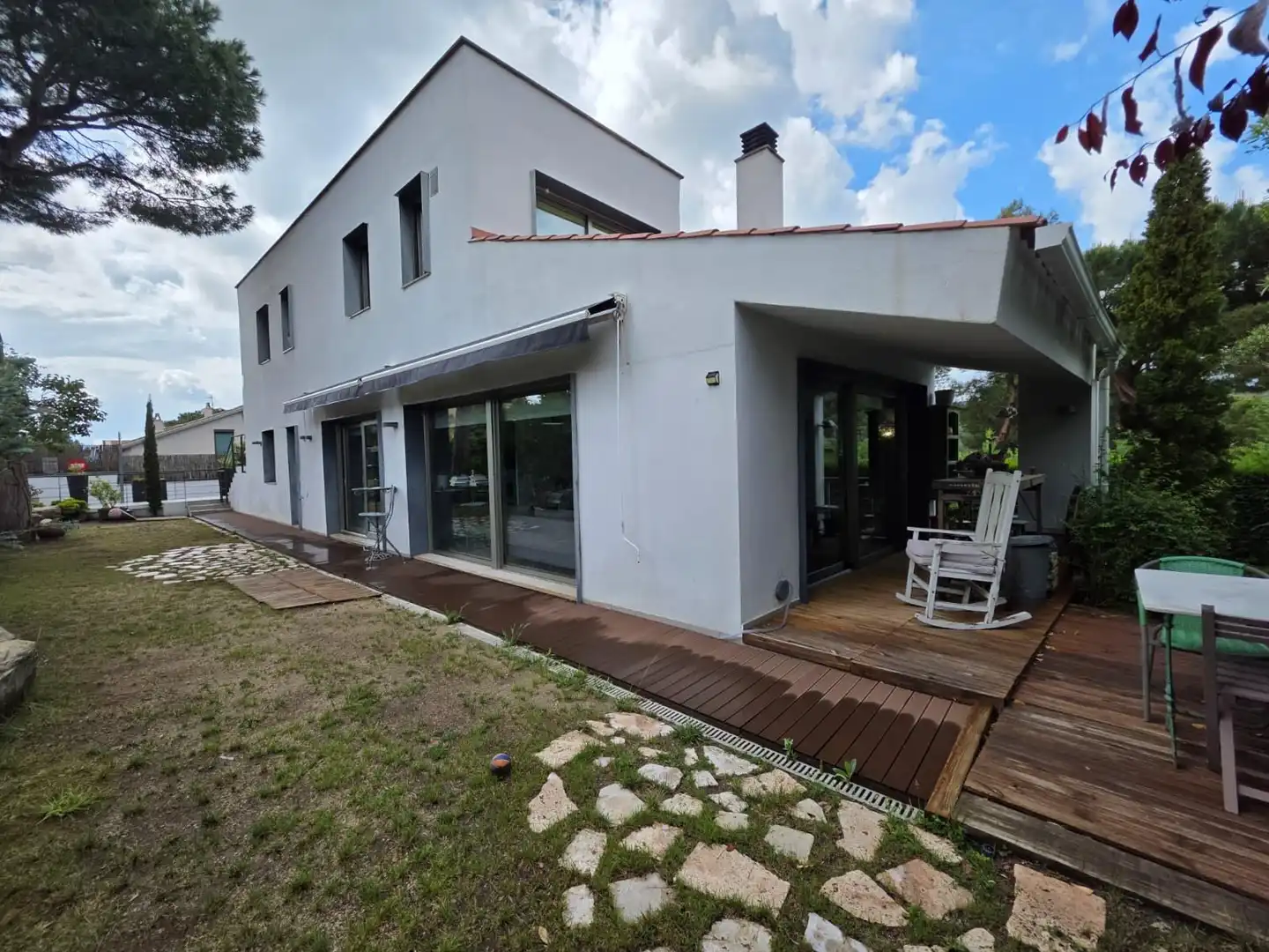 Außenansicht von Haus oder Chalet zum Verkauf in Castellolí mit Heizung, Privatgarten und Terrasse