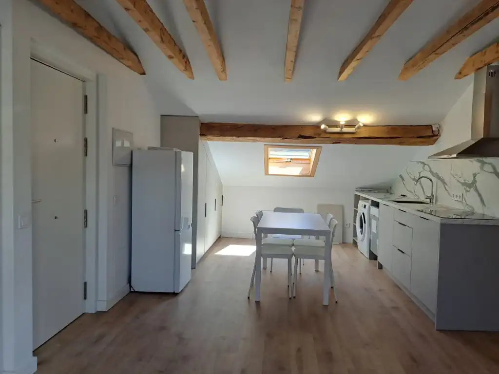 Cuina de Àtic de lloguer en Osséja amb Calefacció, Parquet i Traster