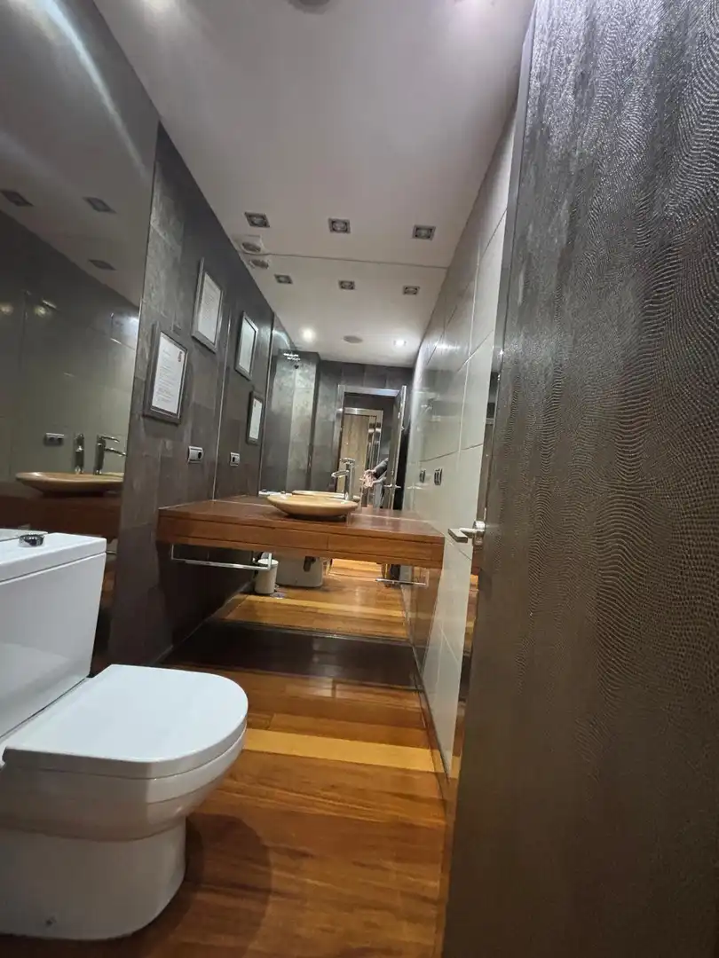 Baño de Piso en venta en Cádiz con Aire acondicionado