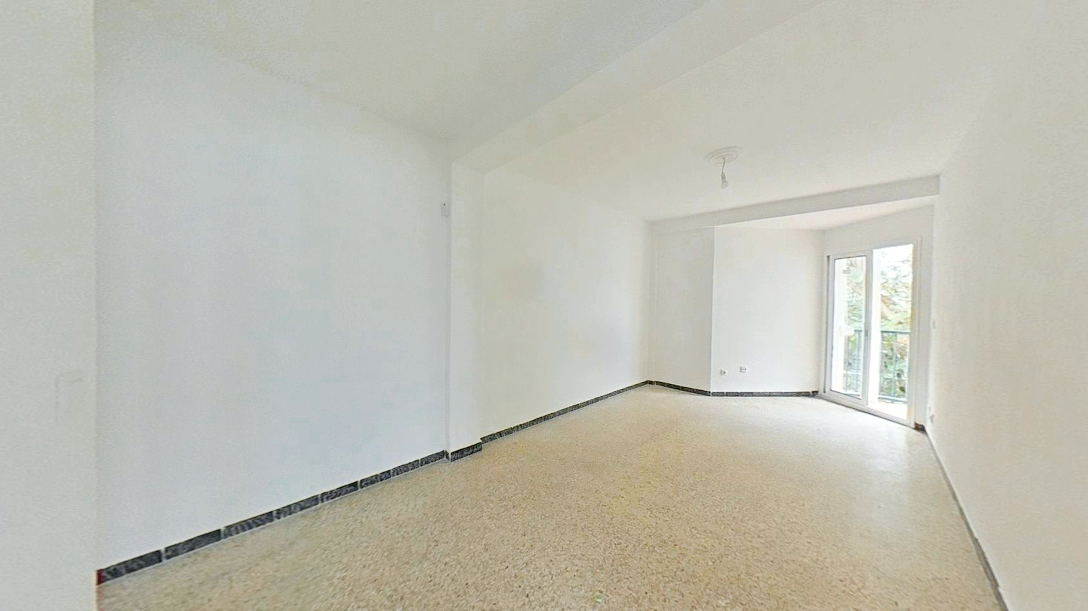 Living room of Flat for sale in  Sevilla Capital  with Terrace, Storage room and Oven