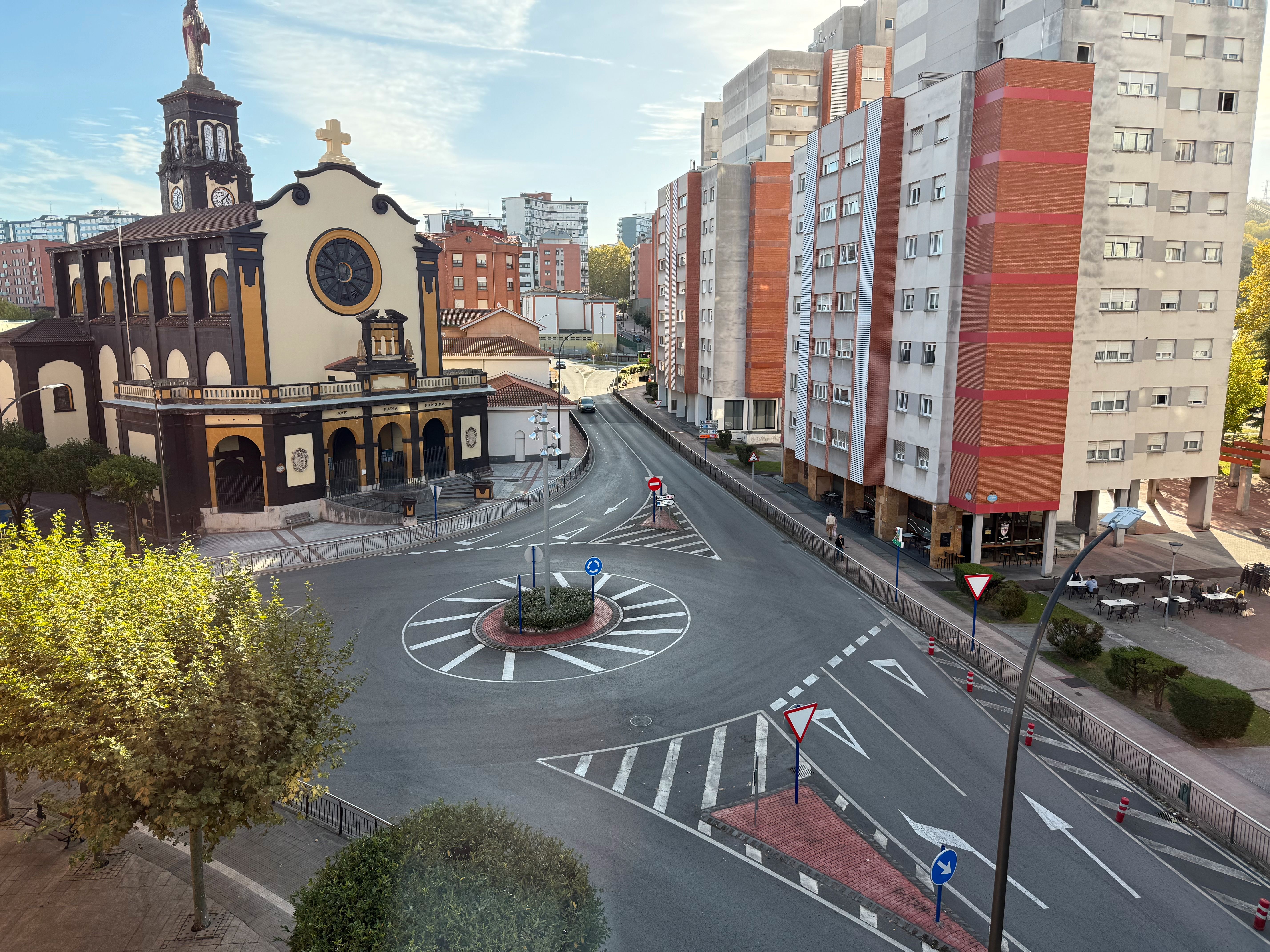 Vista exterior de Pis en venda en Barakaldo  amb Calefacció