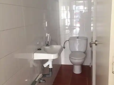 Badezimmer von Geschaftsraum zur Miete in Écija mit Klimaanlage