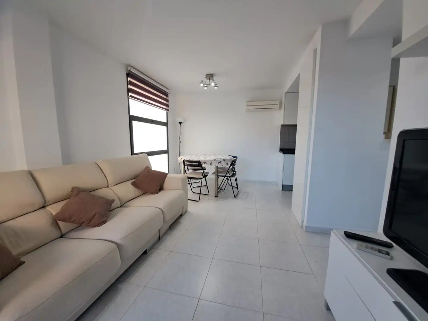 Sala d'estar de Apartament en venda en Moncofa amb Aire condicionat, Terrassa i Moblat